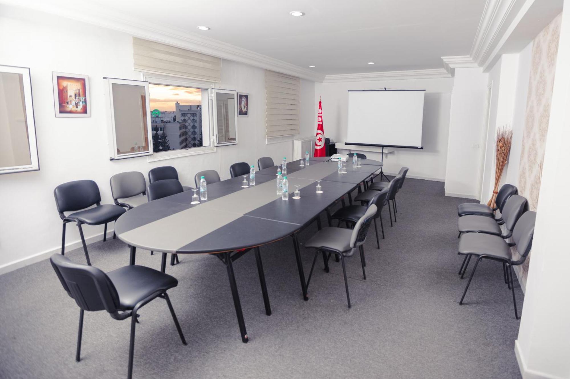 Hotel Le National 3*